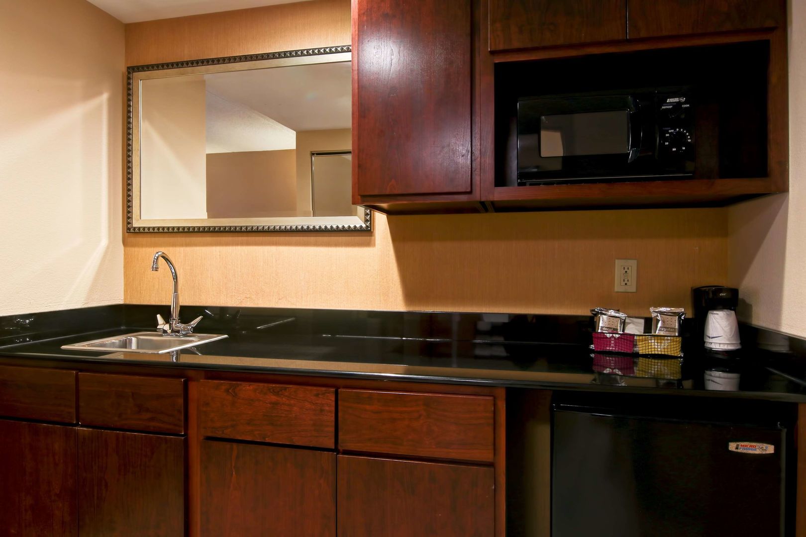 hampton inn waldorf
