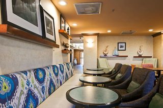 hampton inn waldorf