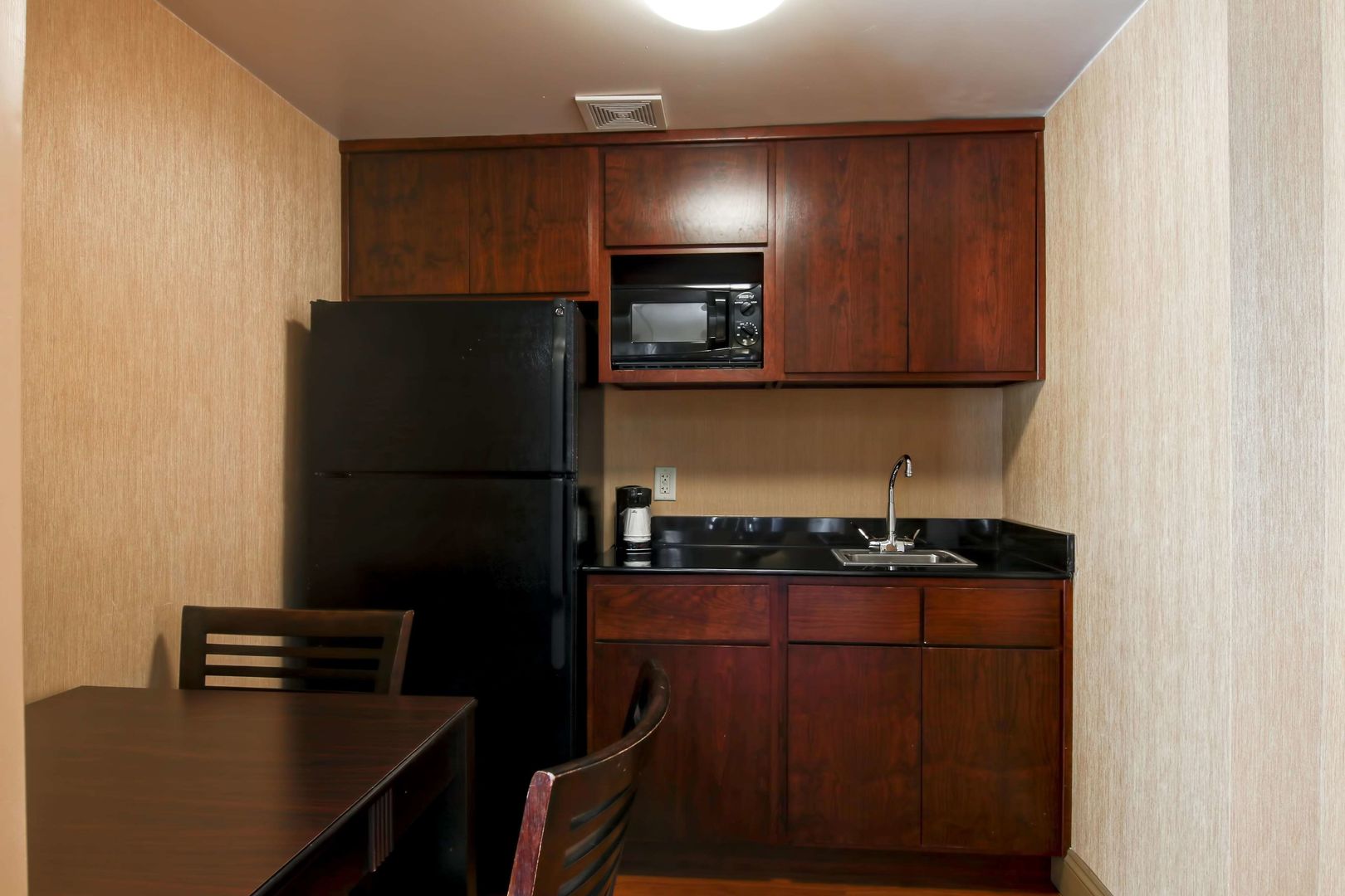hampton inn waldorf