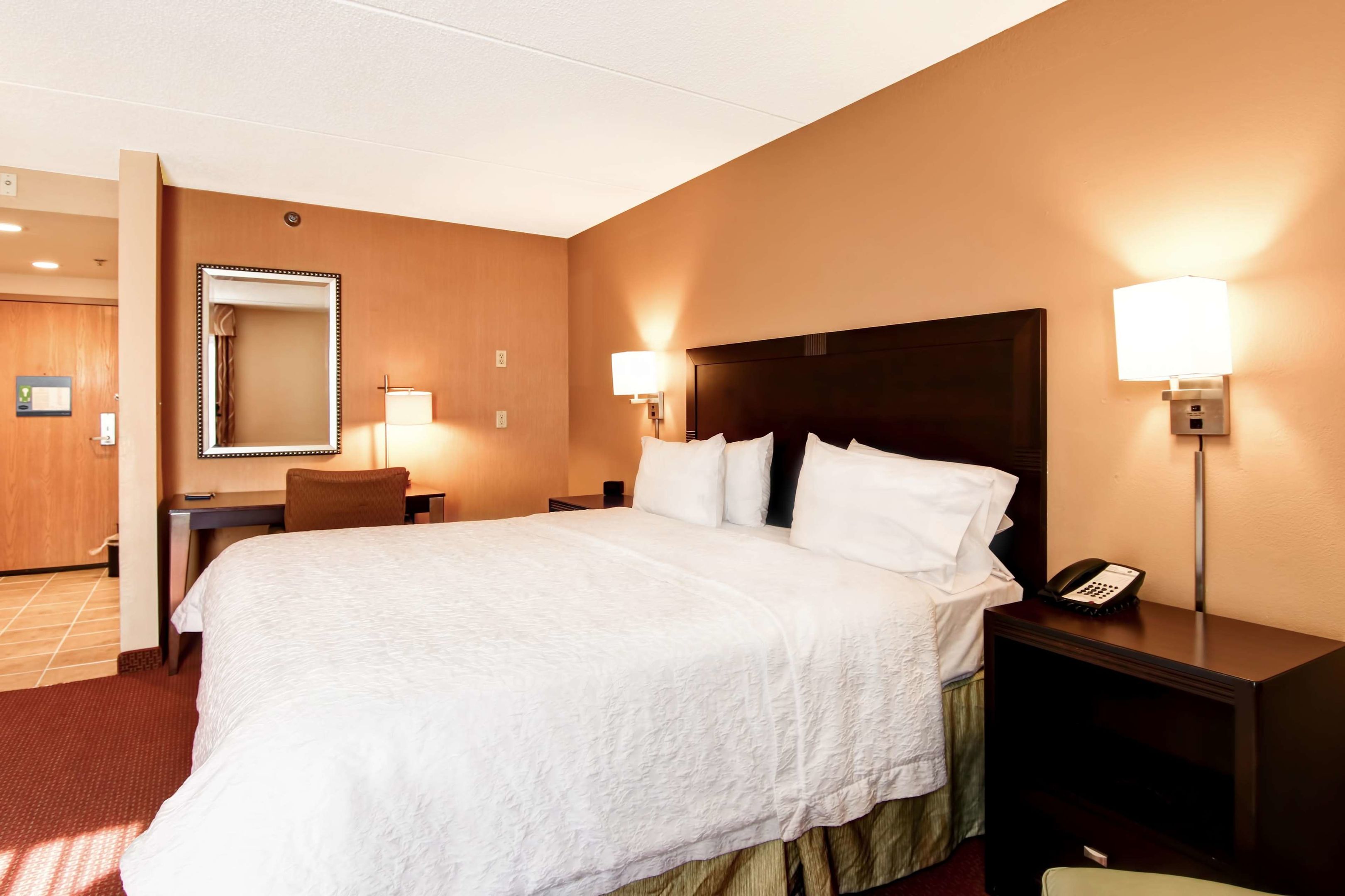 hampton inn waldorf