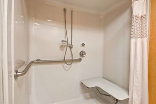 hampton inn waldorf