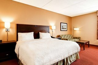 hampton inn waldorf