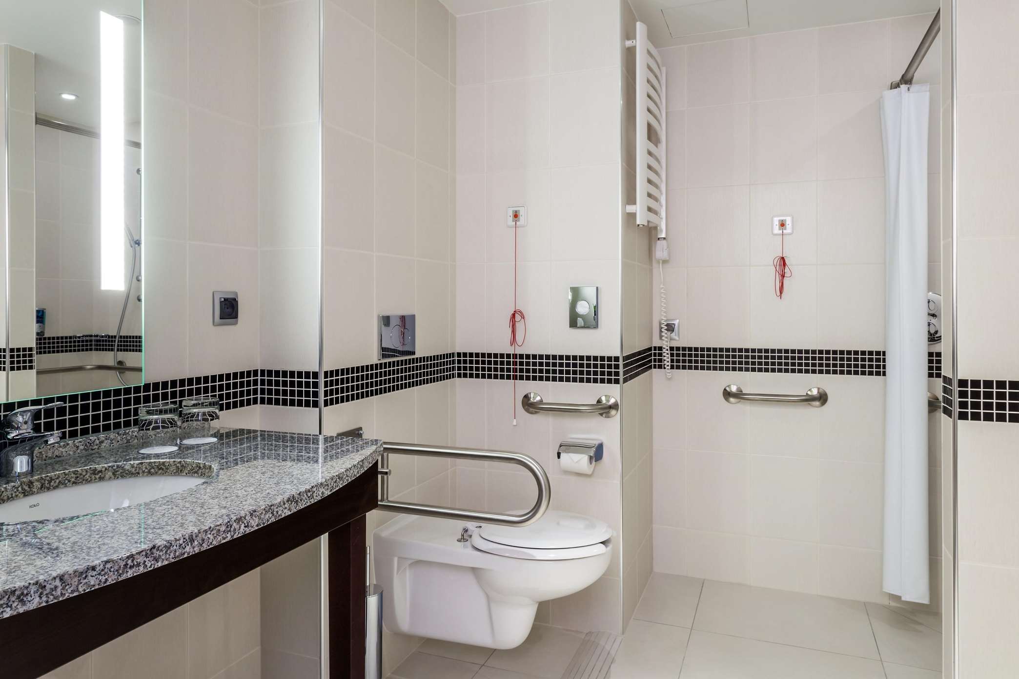 hampton by hilton warsaw airport