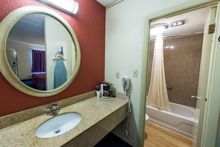 Red Roof Inn Winchester, Va,Virginia>>Kernstown,2 star