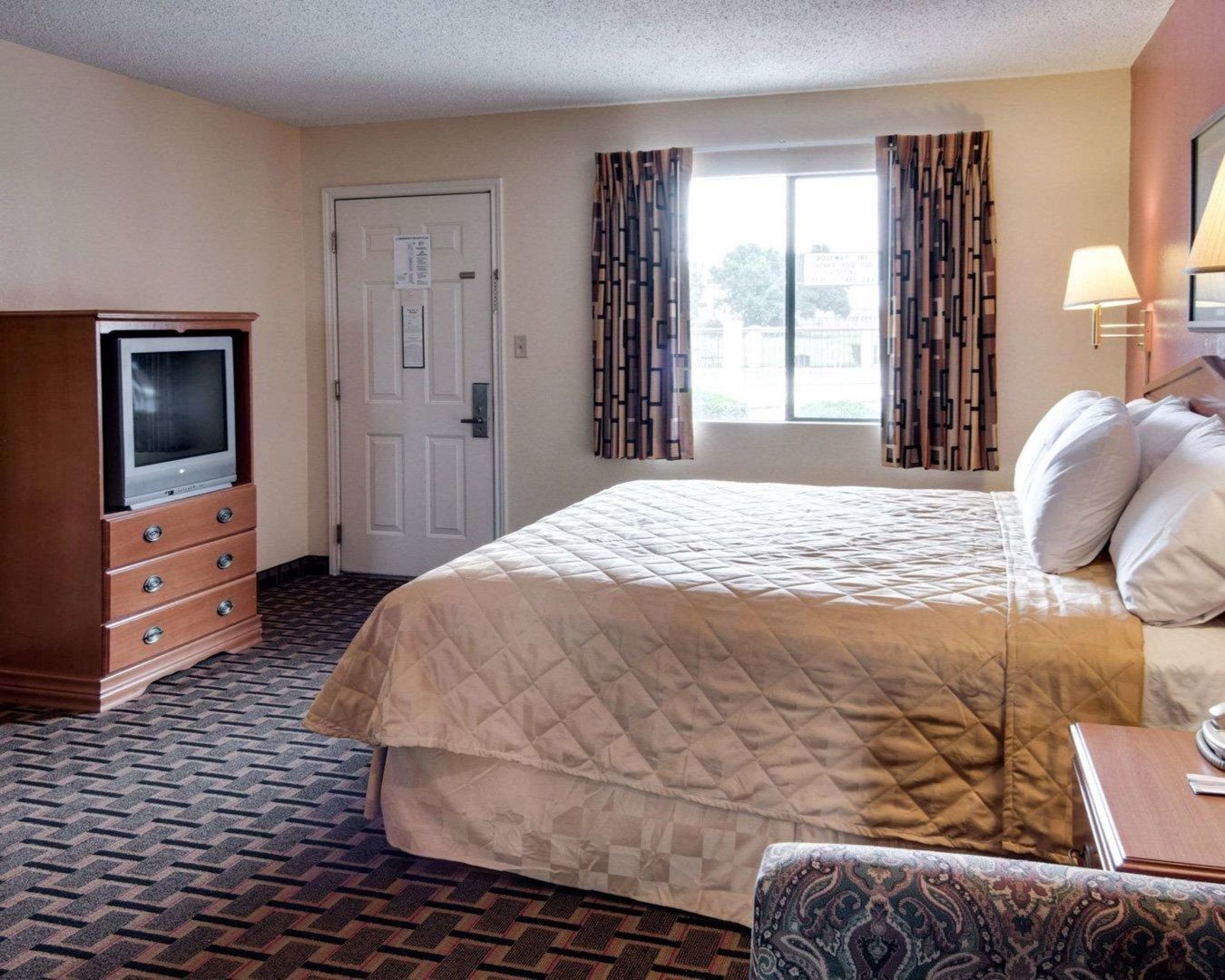 rodeway inn and suites