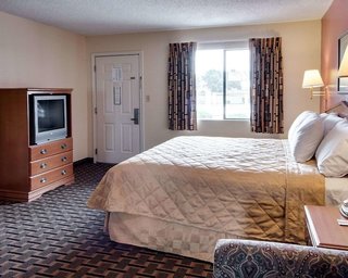 rodeway inn and suites