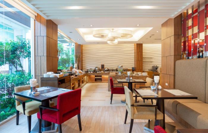 novotel living bangkok sukhumvit legacy