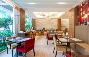 novotel living bangkok sukhumvit legacy