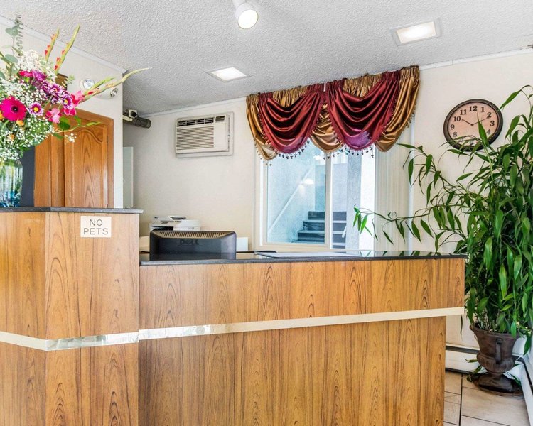 econo lodge downtown