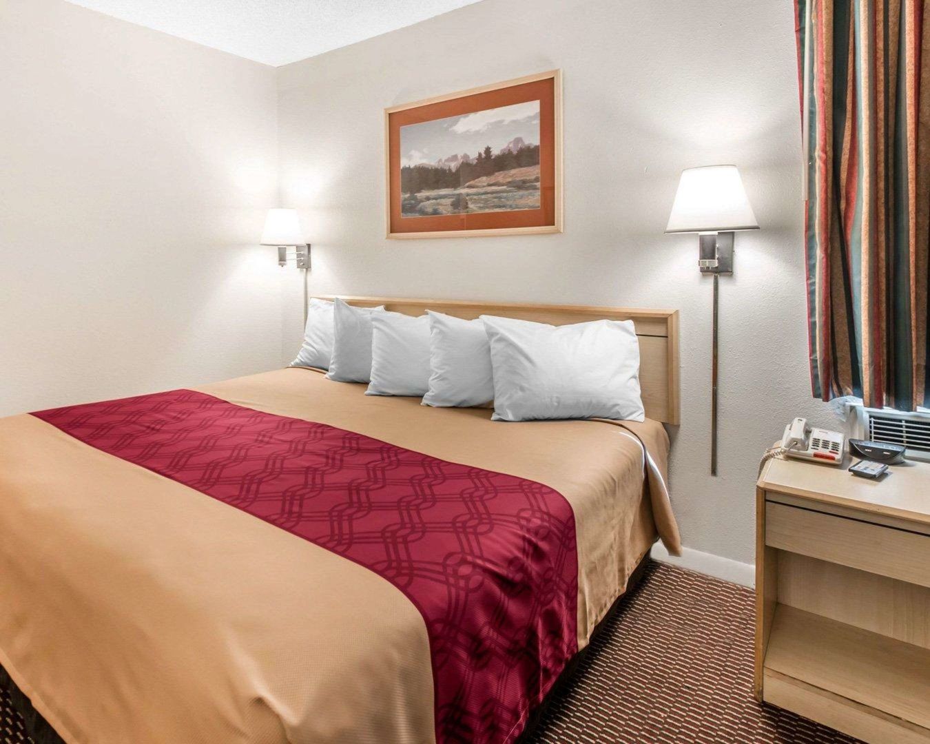 econo lodge downtown