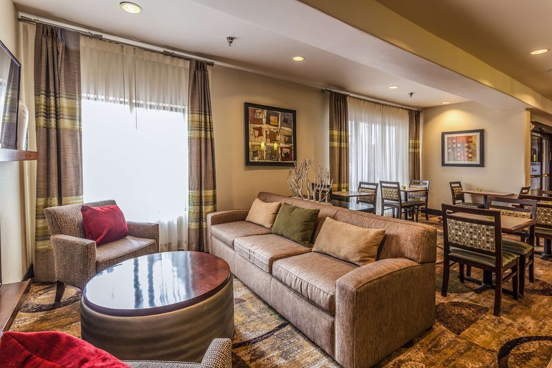 hampton inn colorado springs airport