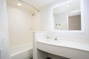 holiday inn colorado springs airport by ihg