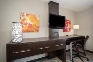 holiday inn colorado springs airport by ihg