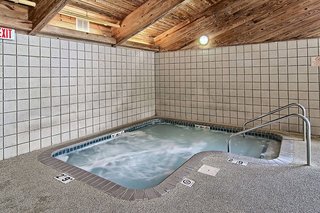 blossom hotel and suites traverse city