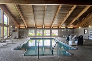 blossom hotel and suites traverse city