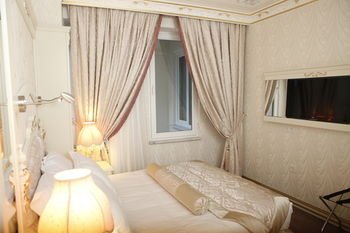 leyenda hotel