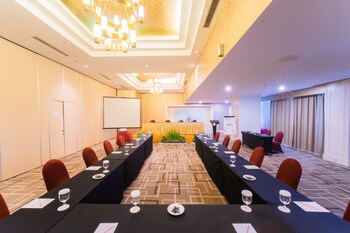 grand jatra hotel balikpapan