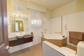 comfort inn and suites city views