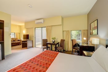 comfort inn and suites city views