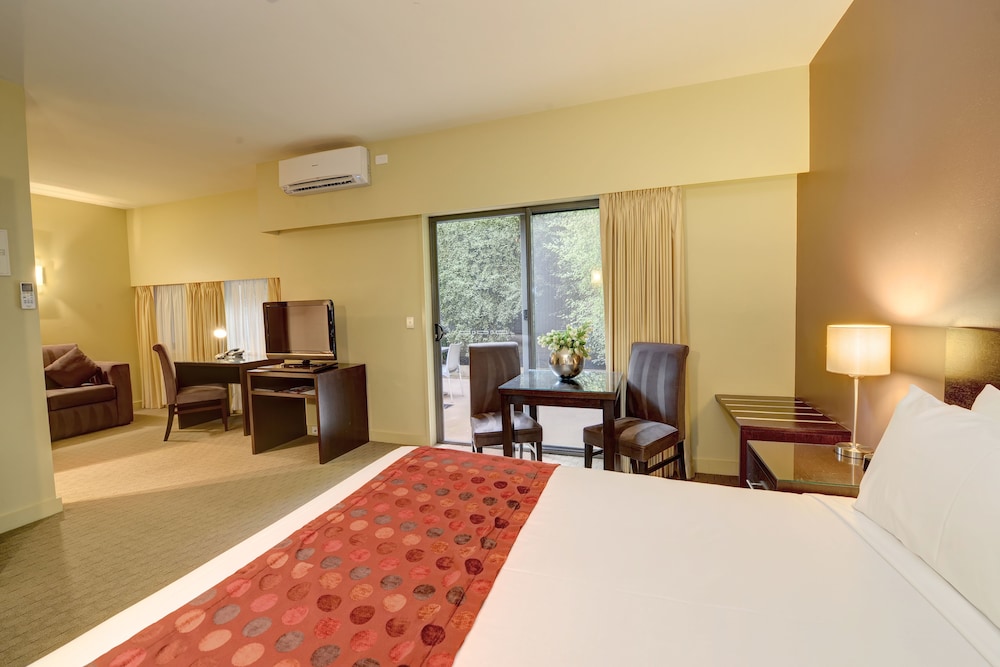 comfort inn and suites city views