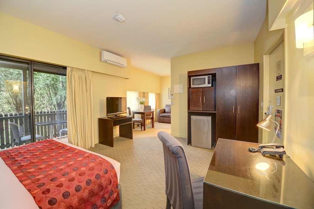 comfort inn and suites city views