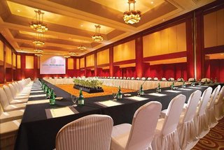 hotel borobudur jakarta