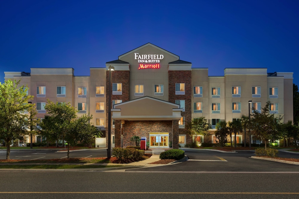 fairfield inn and suites jacksonville west chaffee point
