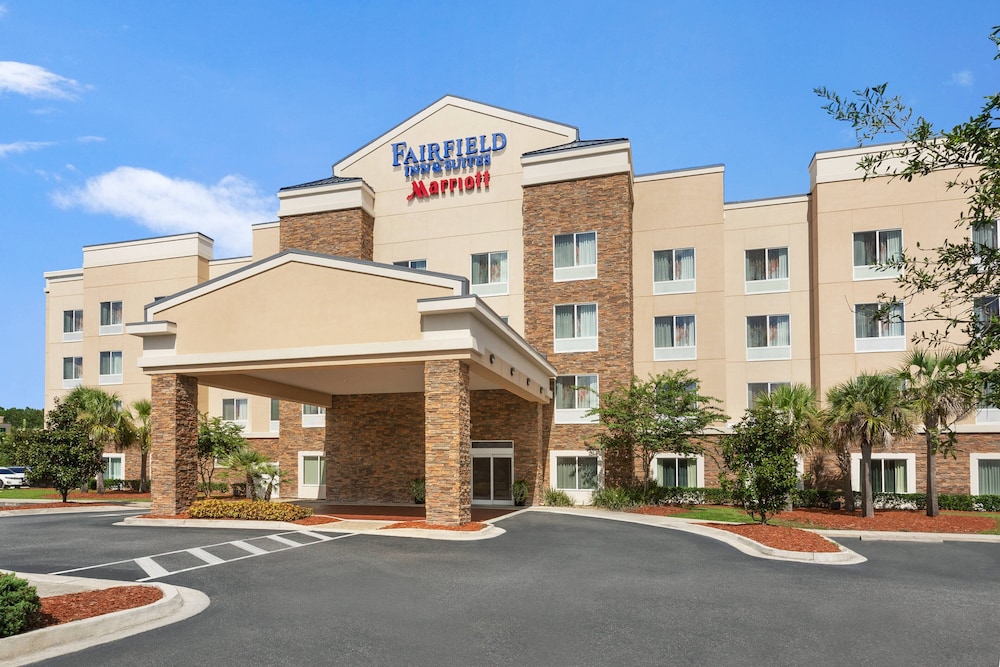 fairfield inn and suites jacksonville west chaffee point
