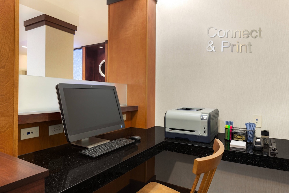 fairfield inn and suites jacksonville west chaffee point