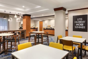 fairfield inn and suites jacksonville west chaffee point