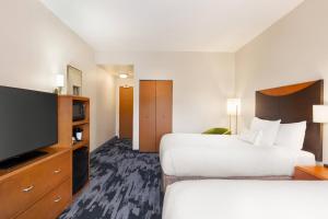 fairfield inn and suites jacksonville west chaffee point