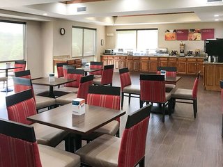 Comfort Suites Johnson City Near University,Johnson City>>Erwin,3 star