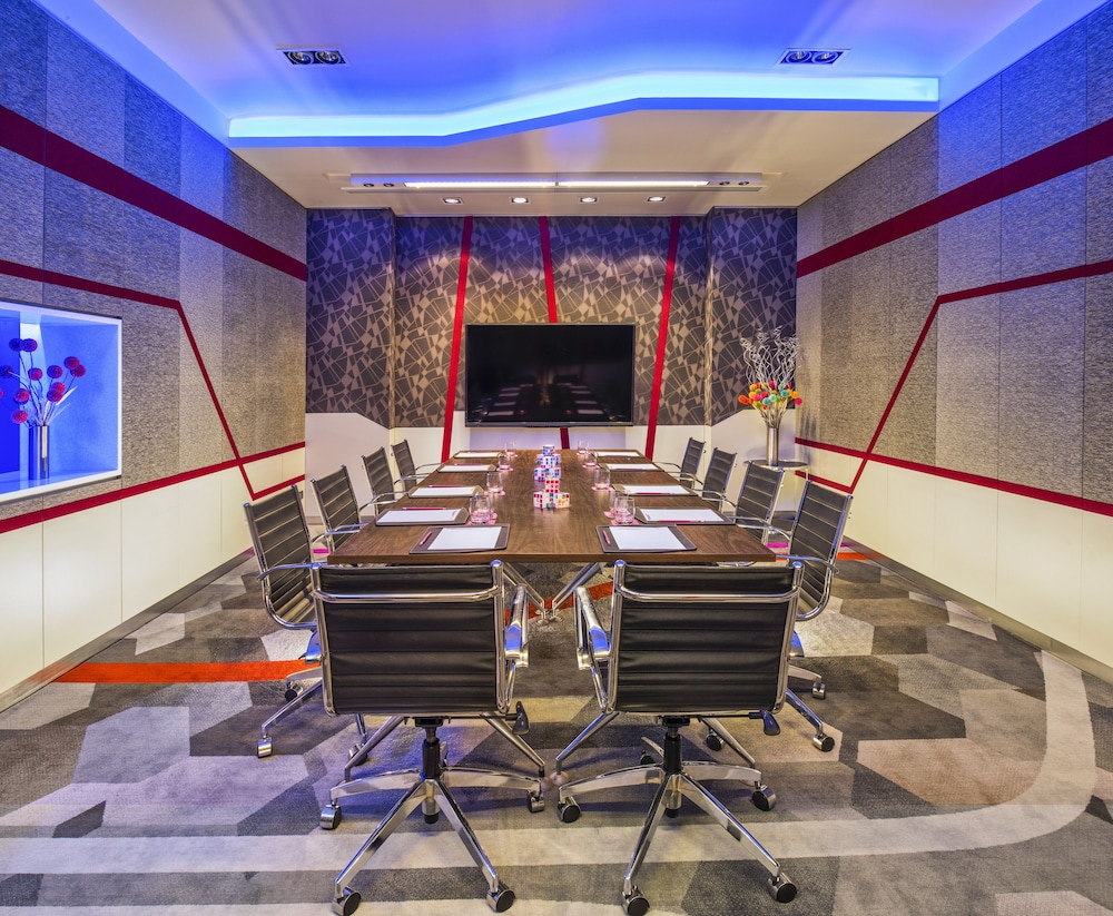 aloft bangkok sukhumvit 11