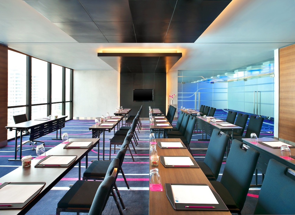 aloft bangkok sukhumvit 11