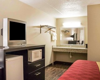econo lodge columbus