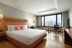 Grand Mercure Bangkok Atrium,Near Show Dc,5 star