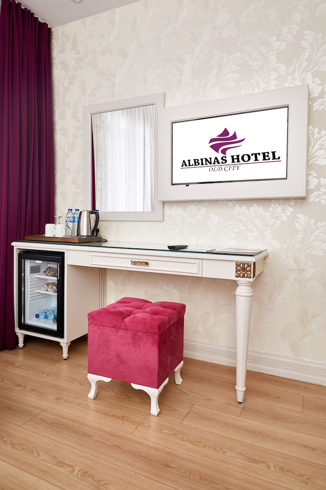 albinas hotel old city