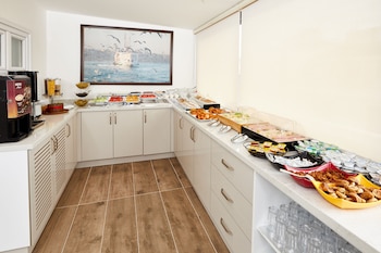 albinas hotel old city