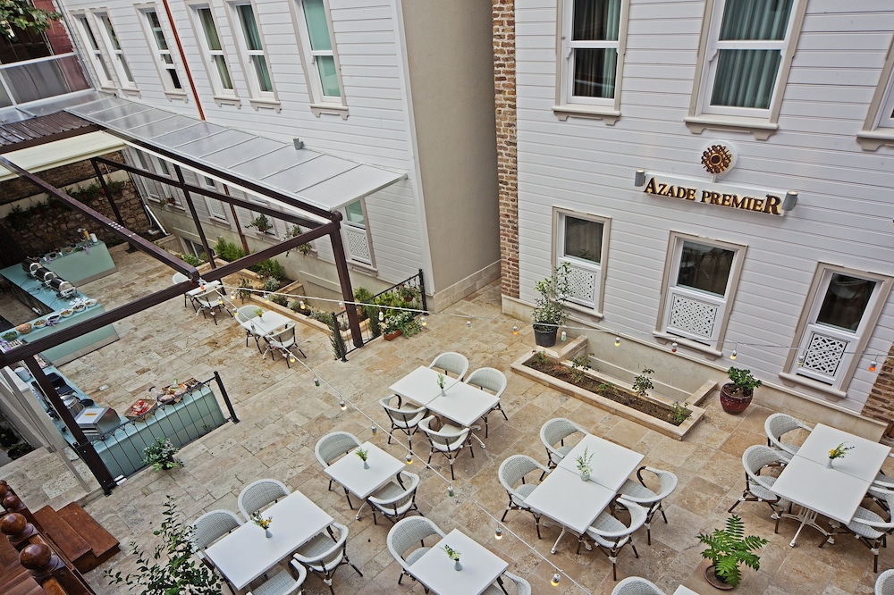 azade premier