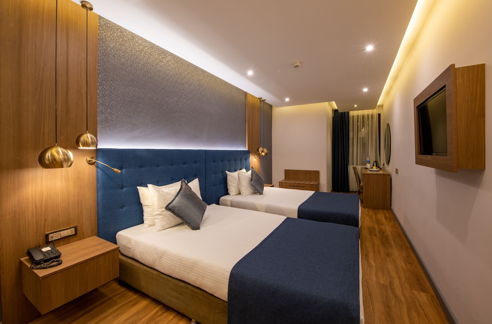 nova plaza crystal hotel and spa