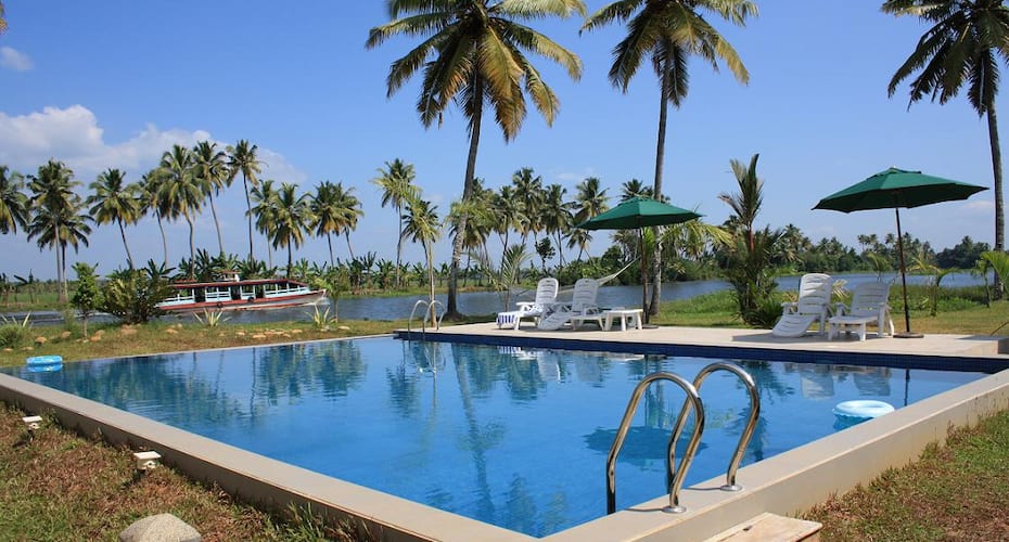 manor backwater resort