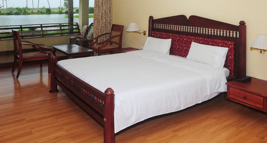 manor backwater resort