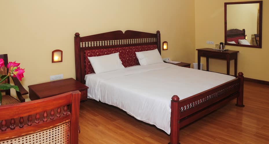 manor backwater resort