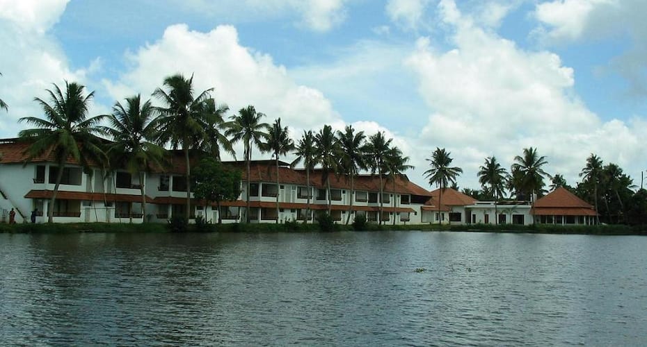 manor backwater resort