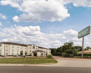 Quality Suites,Huntsville>>Conroe,3 star