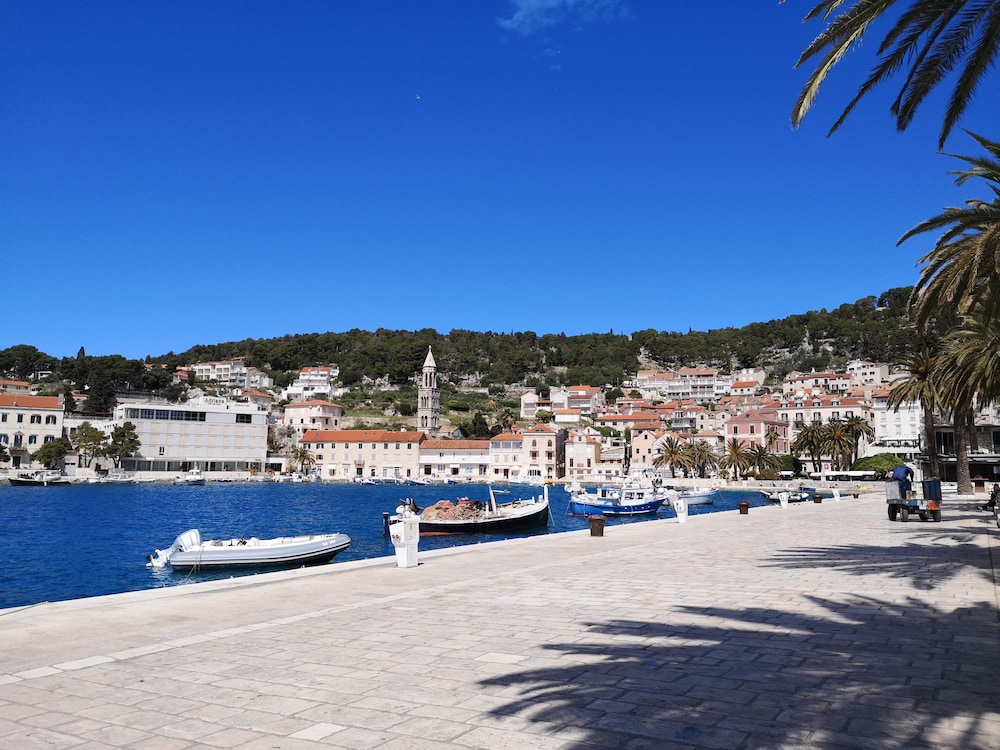 hvar