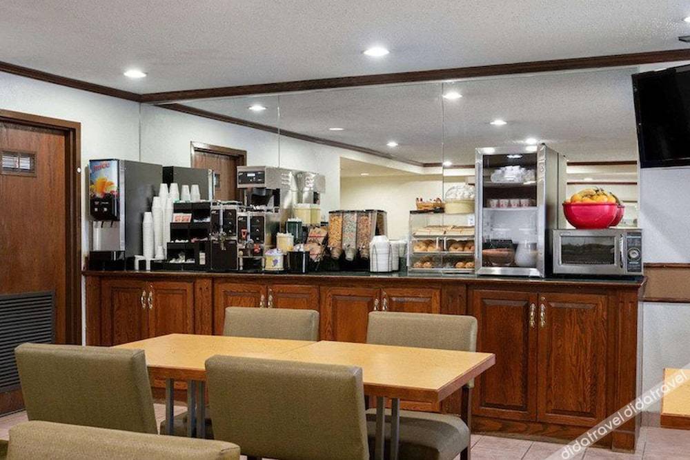 norwood inn and suites indianapolis