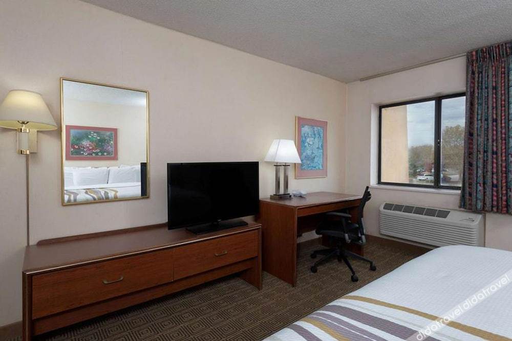 norwood inn and suites indianapolis