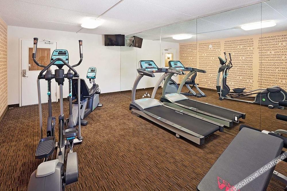 norwood inn and suites indianapolis