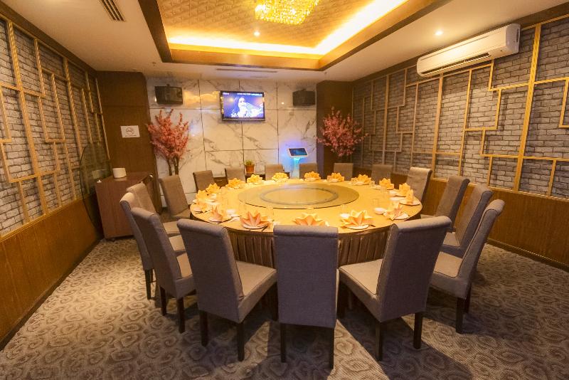 kinta riverfront hotel and suites